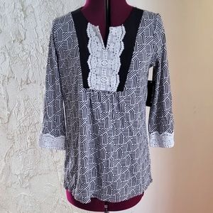 NWT Belk Blouse Black & White